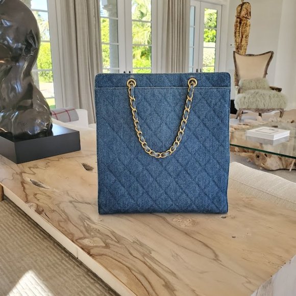 6.	Chanel Denim Tote Vintage 1990's - Picture 2 of 10